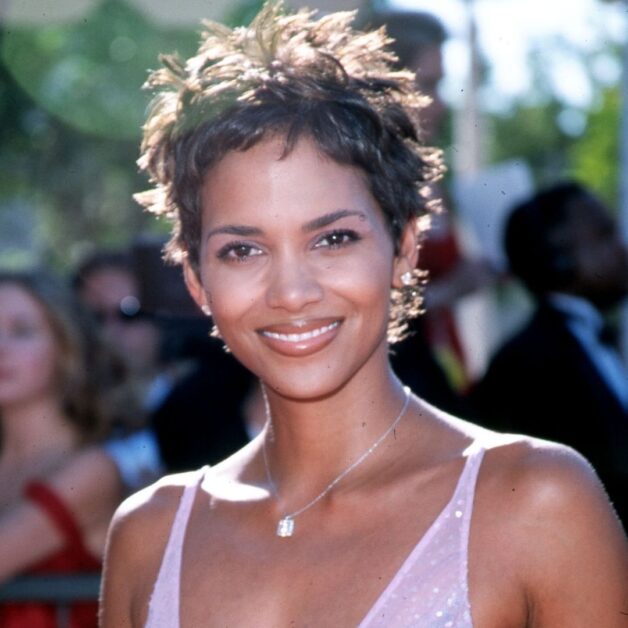 Halle Berry at the Emmy creative arts awards - August 2000 - Photo credit: WENN